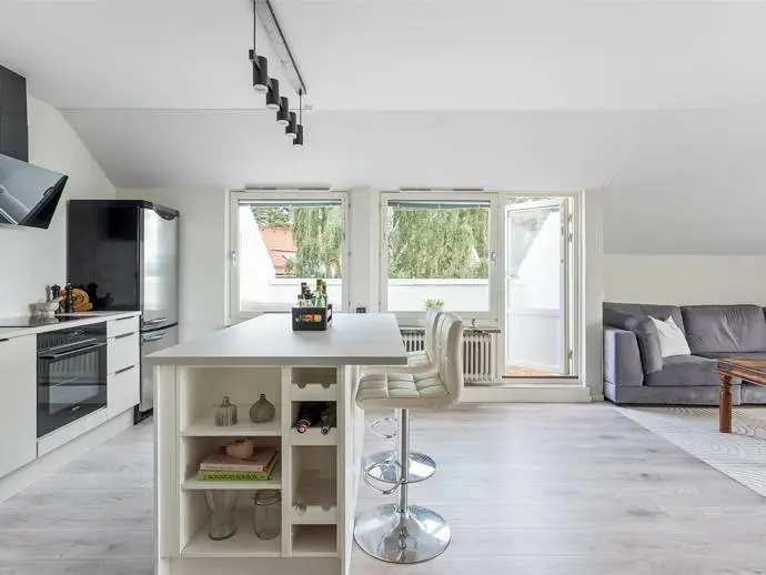 Bild 1 av 21 på Mårdstigen 2