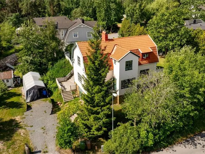 Bild 1 av 21 på Aspvägen 17A