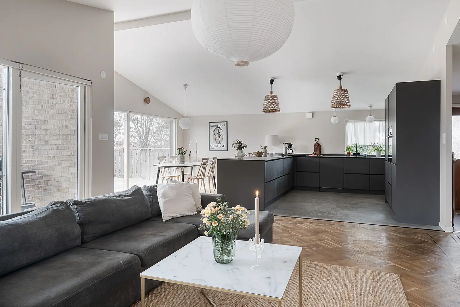 Bild 1 av 6 på Ljungåsvägen 2
