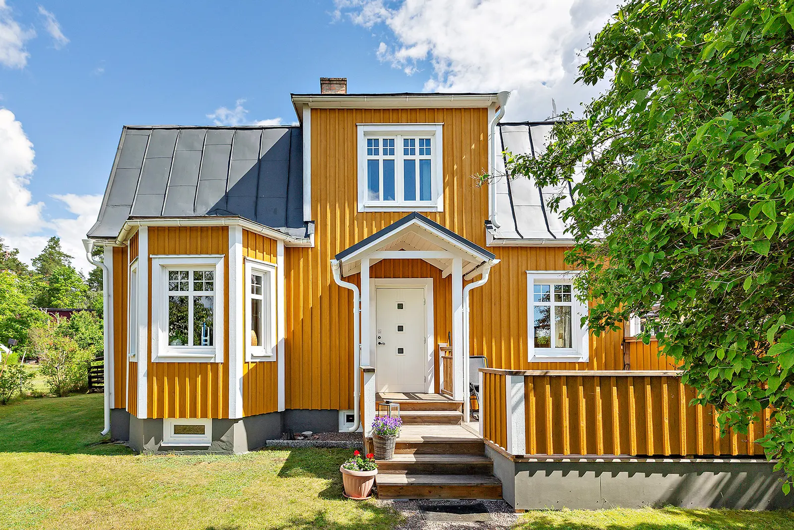Image 1 of 6 of Storgatan 103
