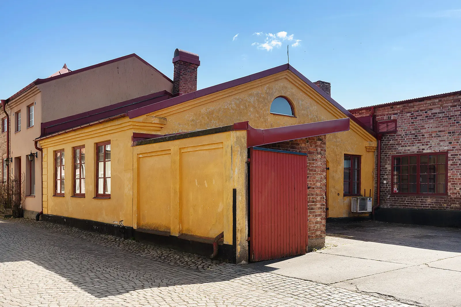 Bild 1 av 6 på Smedjegatan 4