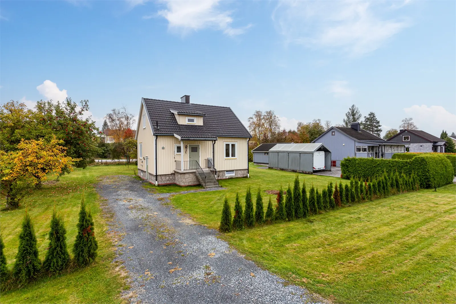 Image 1 of 6 of Hammarvägen 49