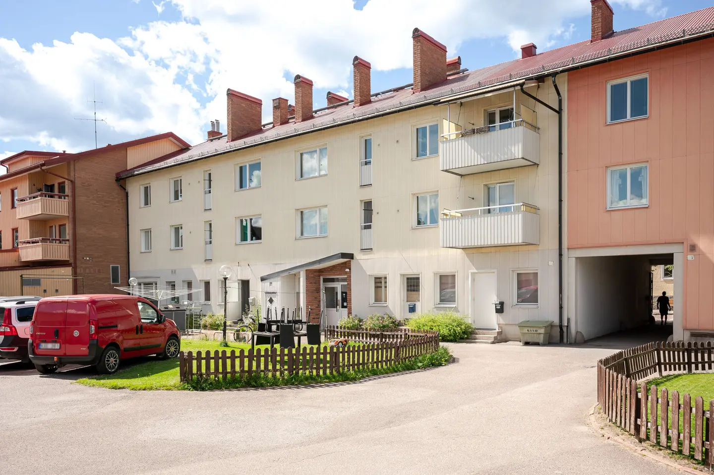Image 1 of 6 of Norra Allégatan 23A