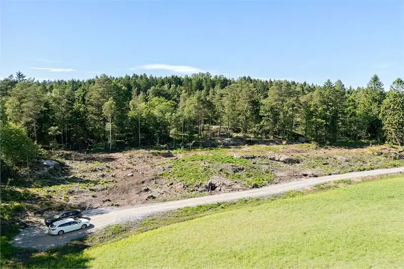Land / plot
