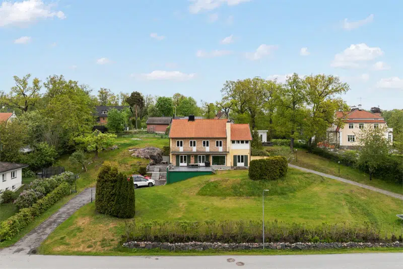 Villa, 11 rum, 302 m² i Danderyd