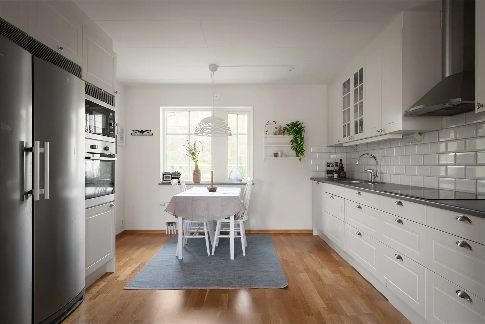 Bild 1 av 6 på Ängsbacken 1D
