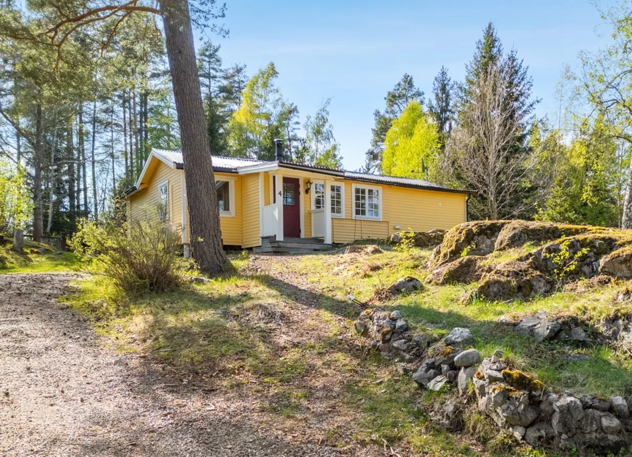 Bild 1 av 6 på Tallbacken 4