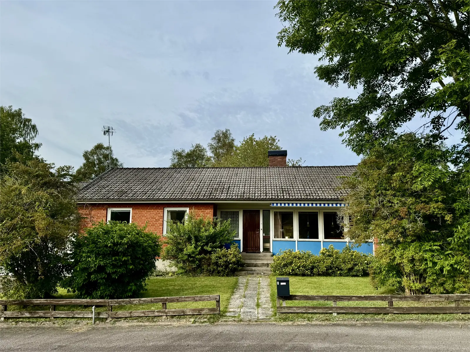 Bild 1 av 6 på Sälgvägen 9