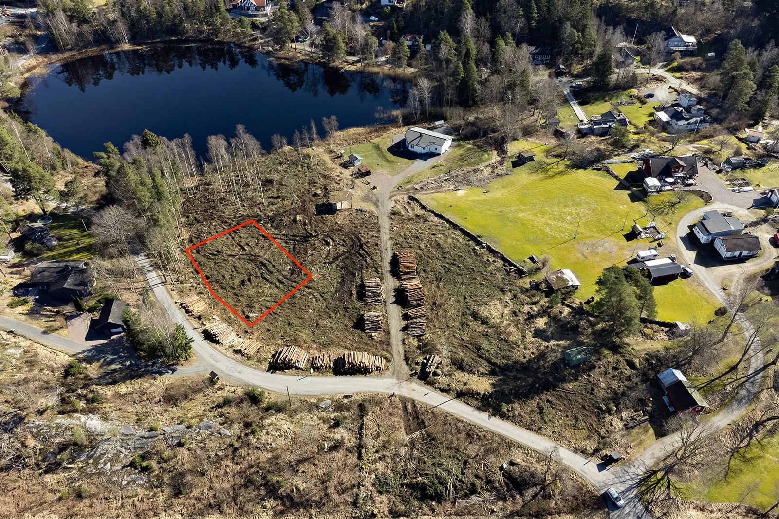 Bild 1 av 6 på Abborrtjärnsvägen