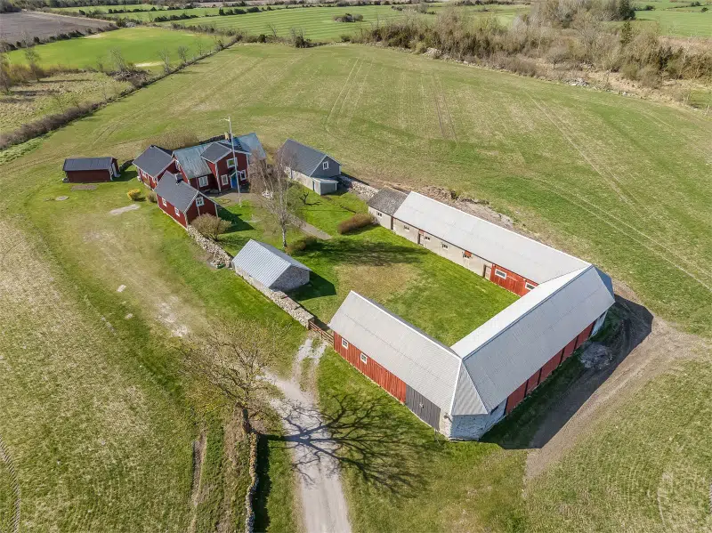 Farm, 6 rooms, 137 m² in Borgholm