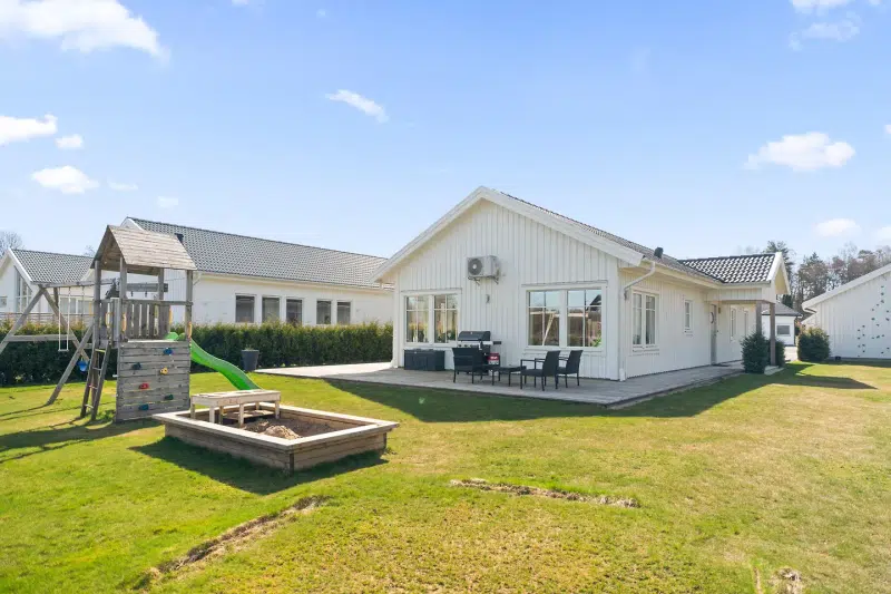 House, 4 rooms, 112 m² in Ale