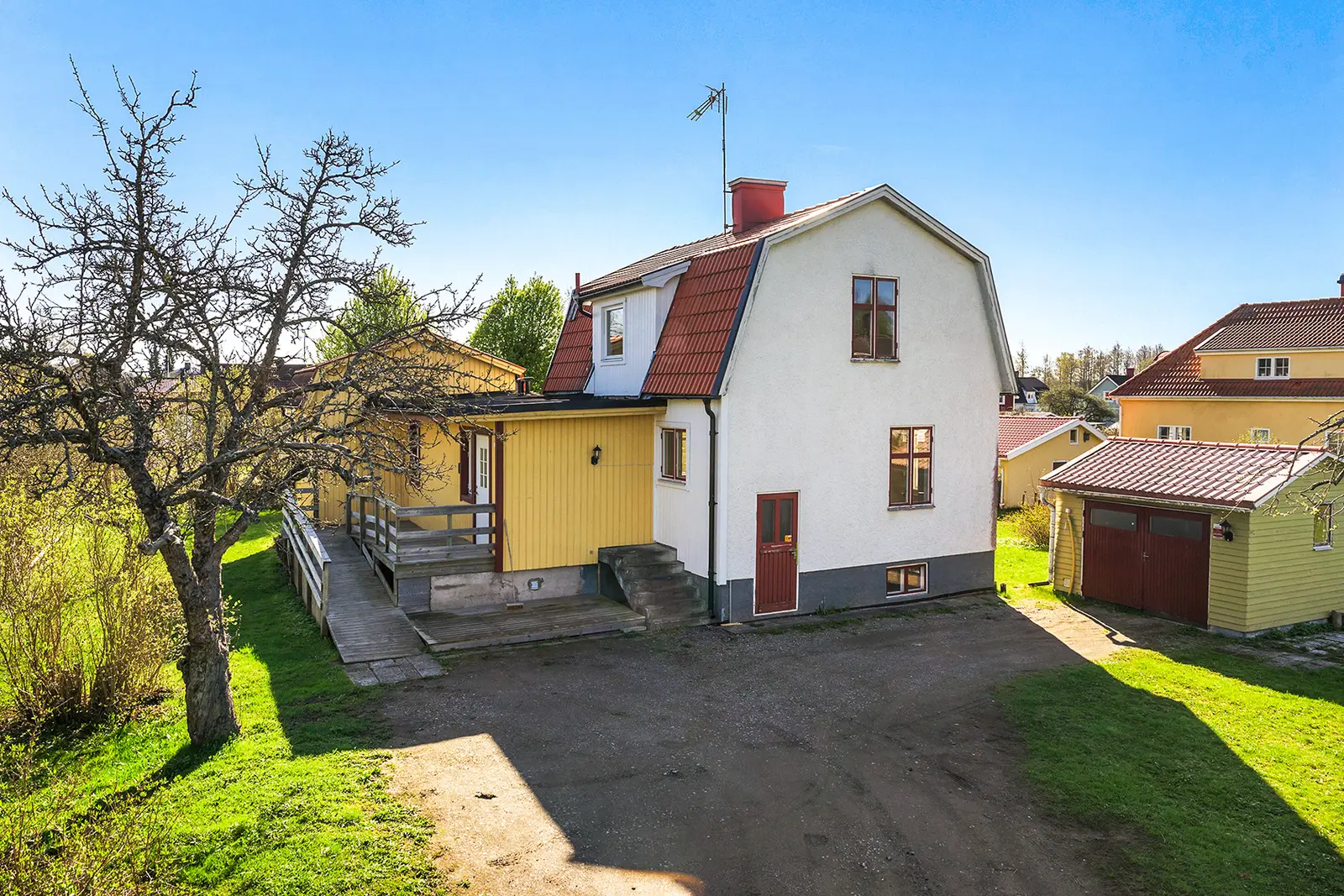 Bild 1 av 6 på Svanbergsvägen 10