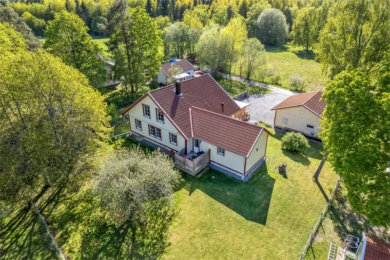 House, 8 rooms, 218 m²