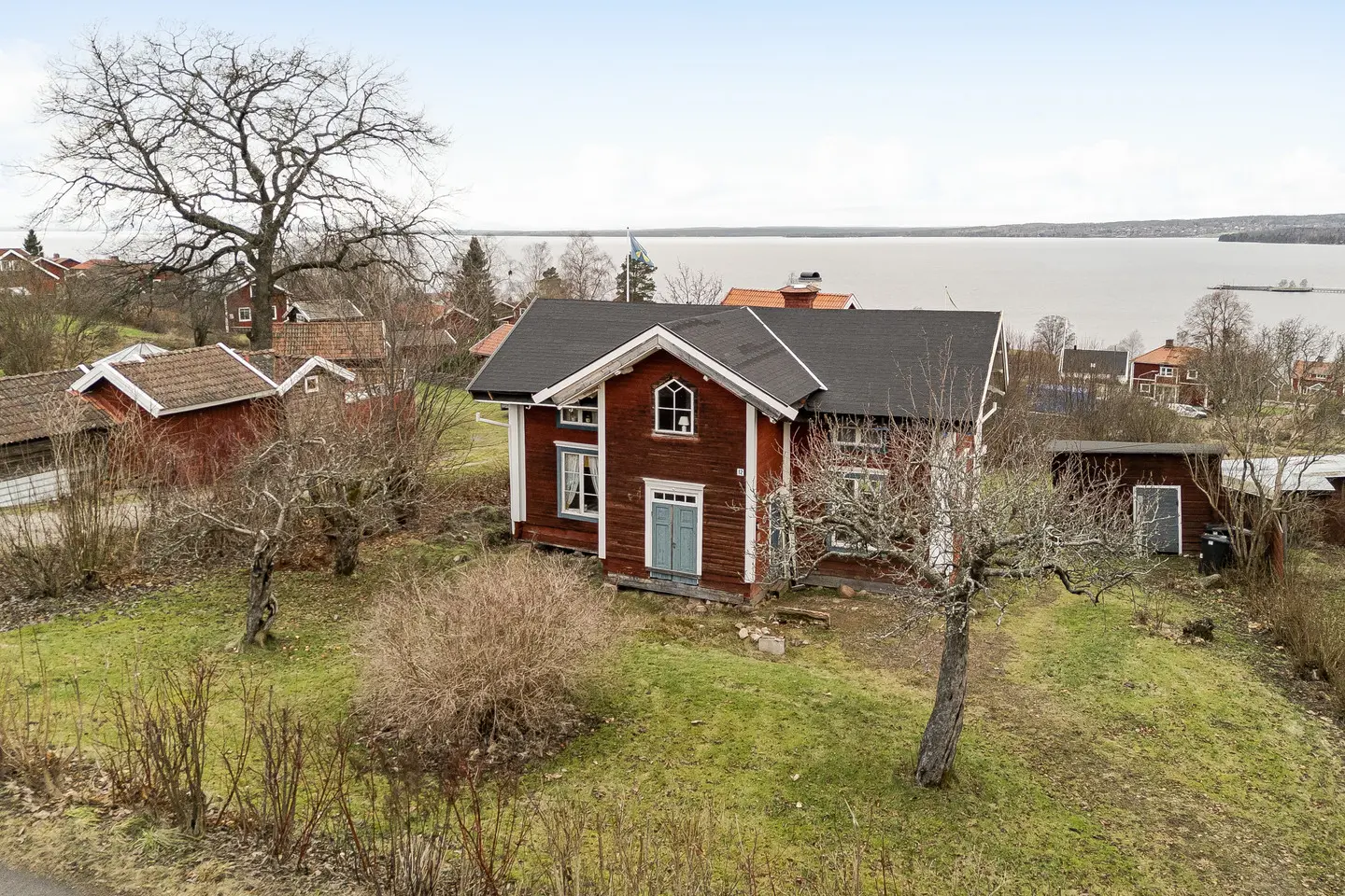 Bild 1 av 6 på Bygatan 12