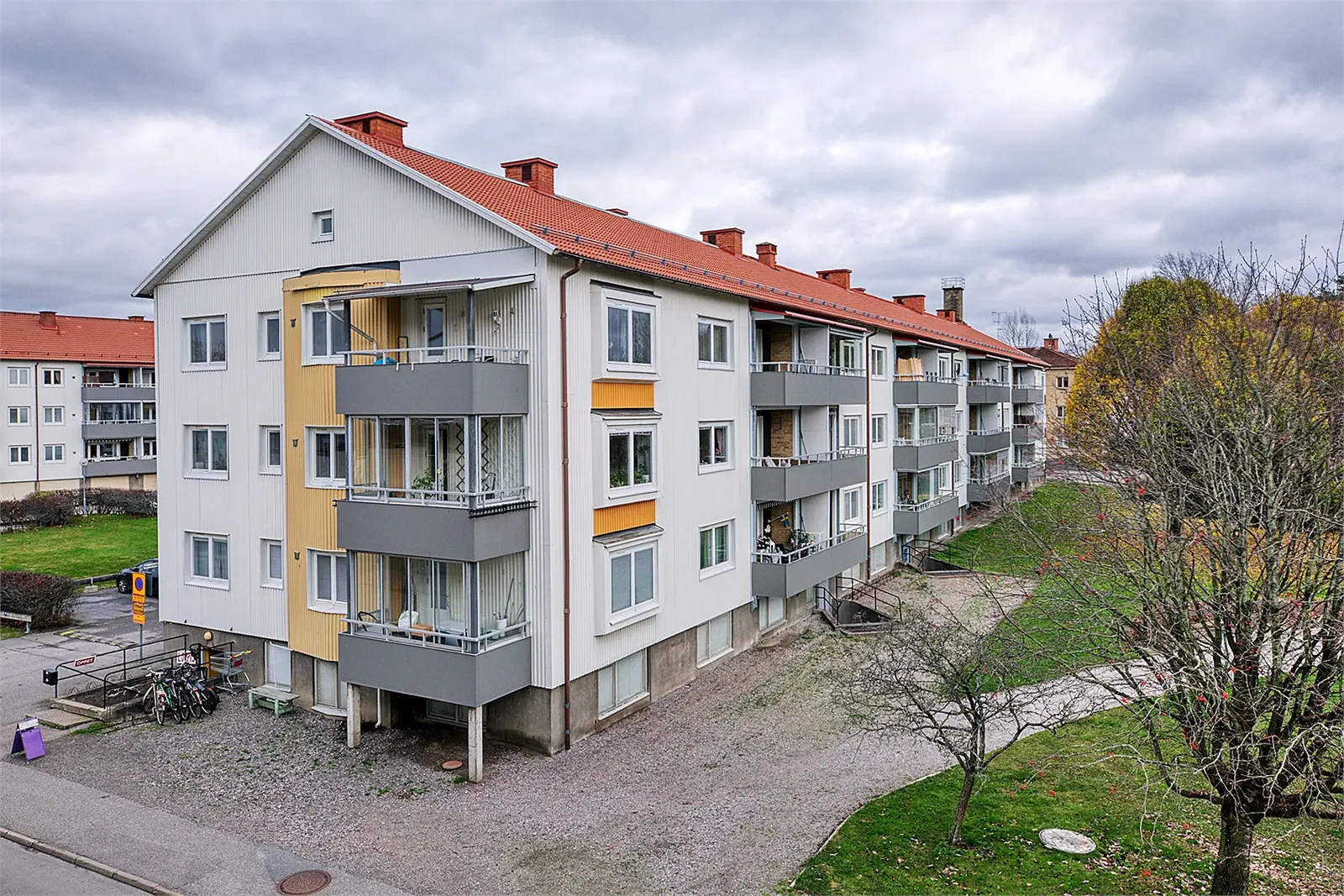Image 1 of 6 of Nävertorps torg 10