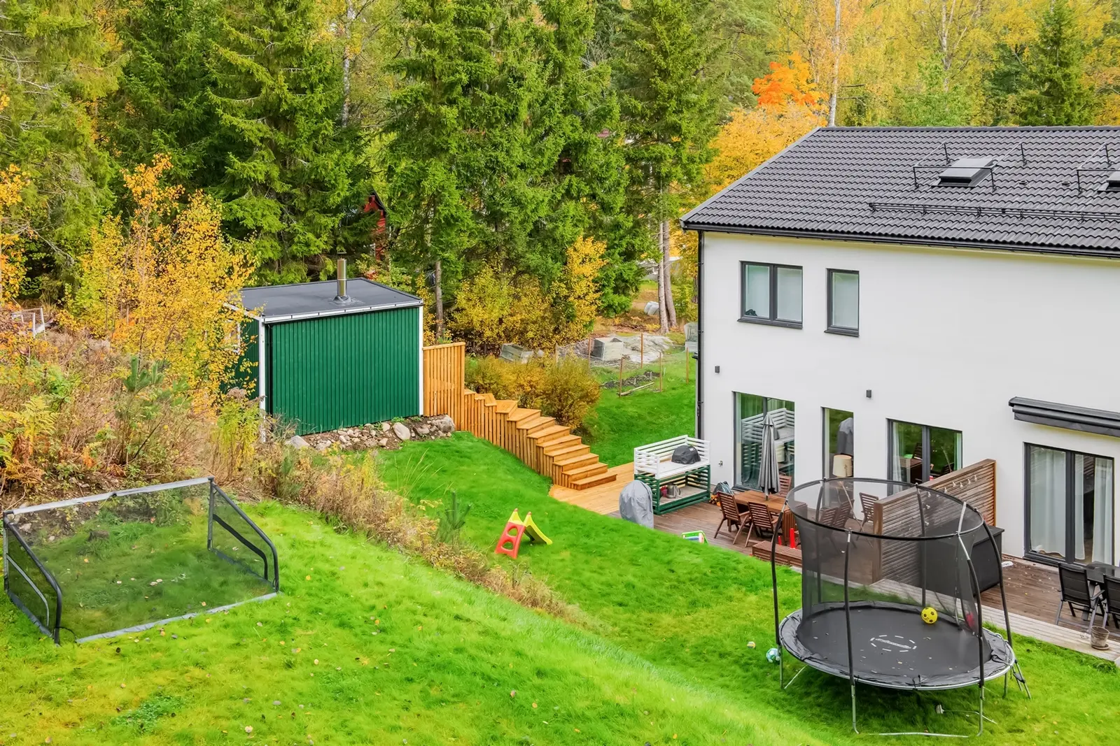 Bild 1 av 1 på Uttringevägen 24B