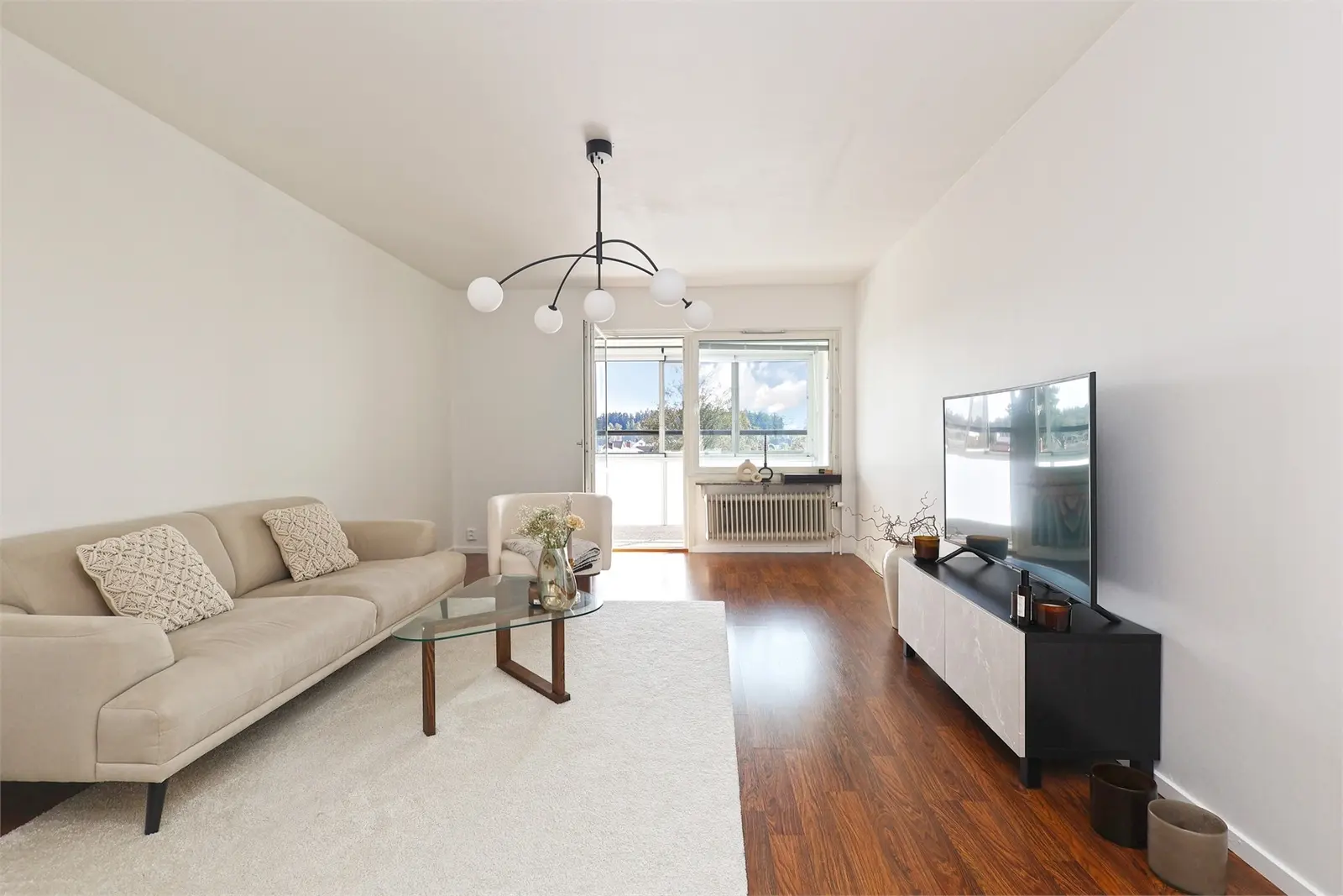 Bild 1 av 6 på Parallellgatan 1D