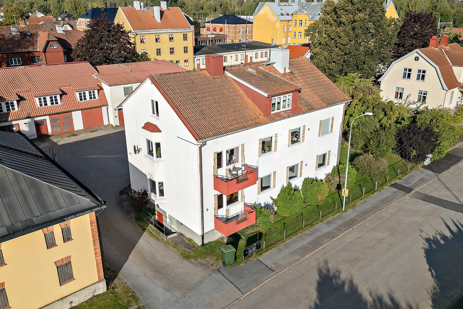 Bild 1 av 6 på Johan Järlströmsgatan 6