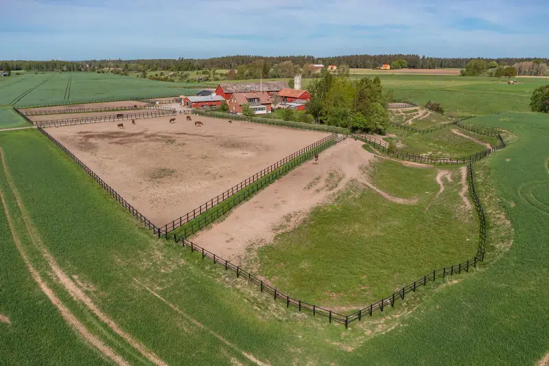 Gård, 7 rum, 200 m²