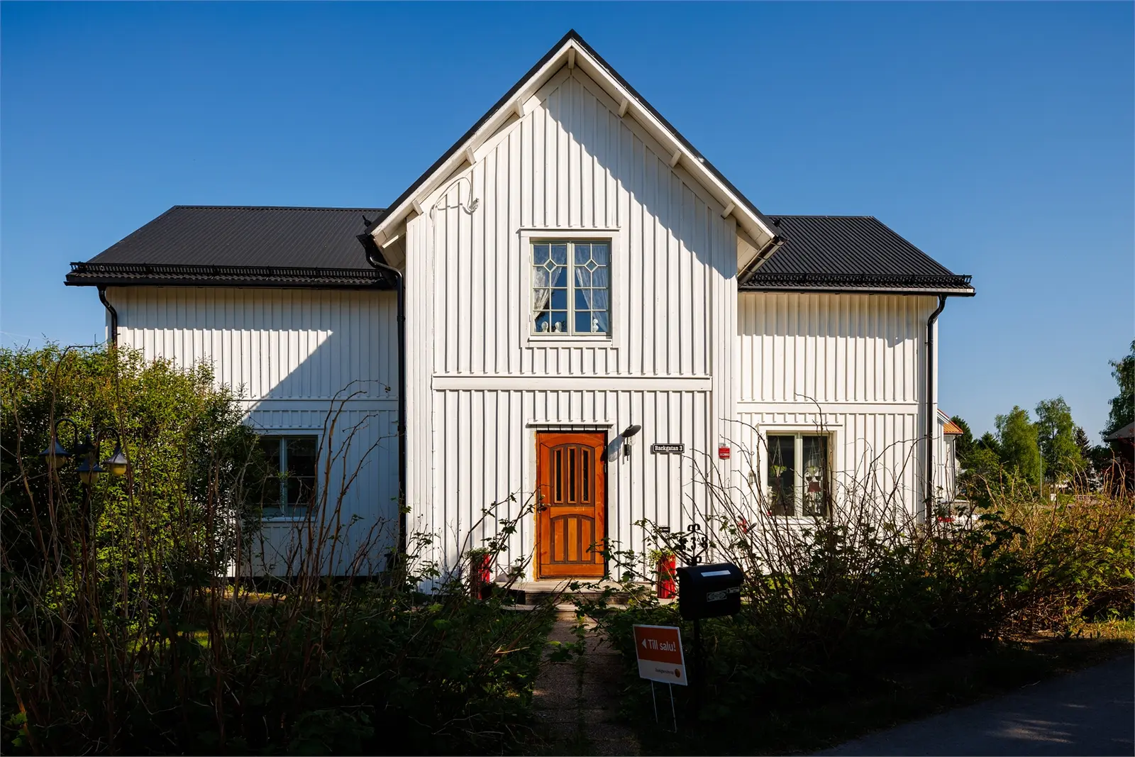 Bild 1 av 6 på Backgatan 3