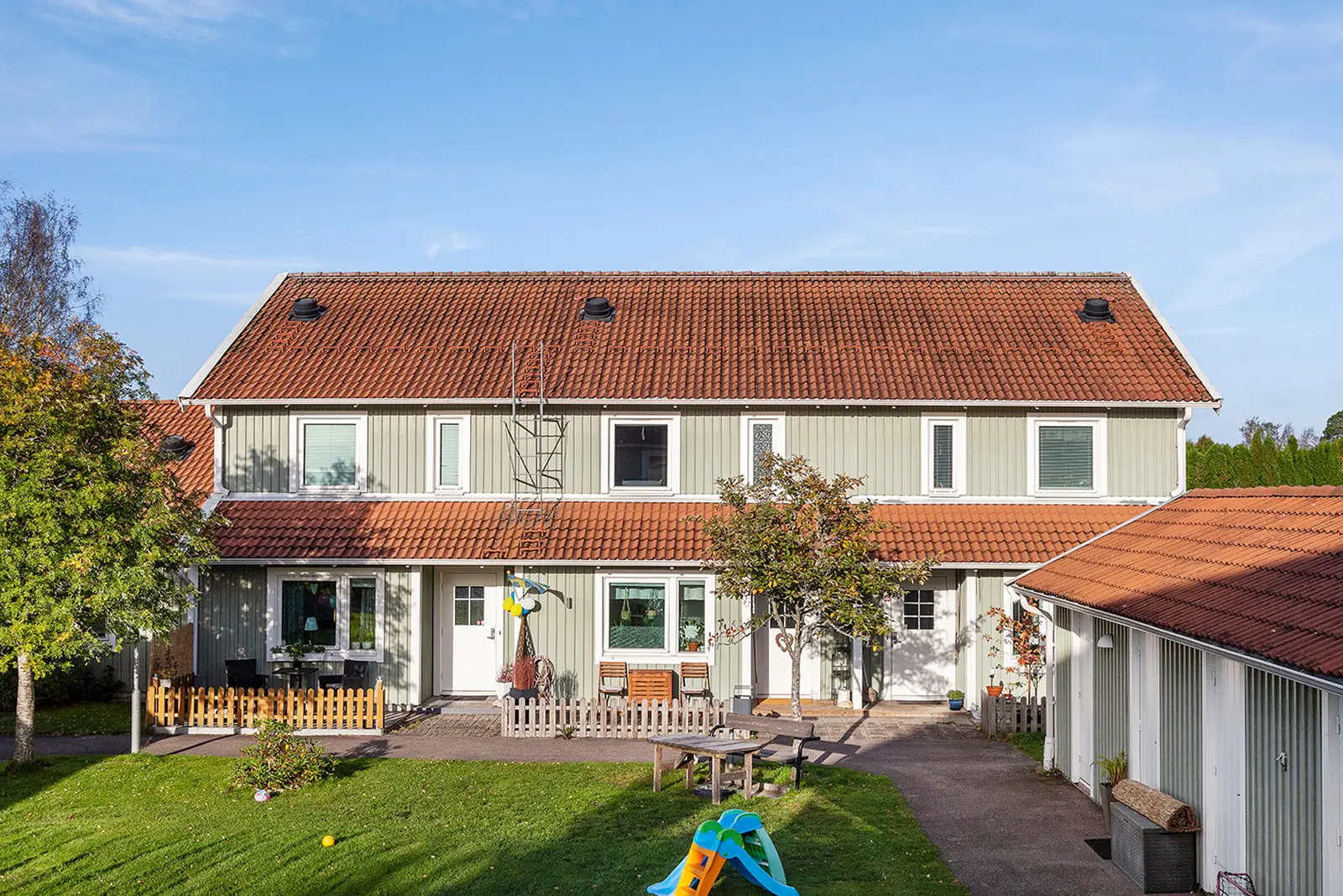 Bild 1 av 6 på Gitarrvägen 46C