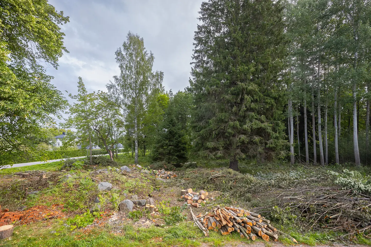 Image 1 of 6 of Tomt, Bruksgatan