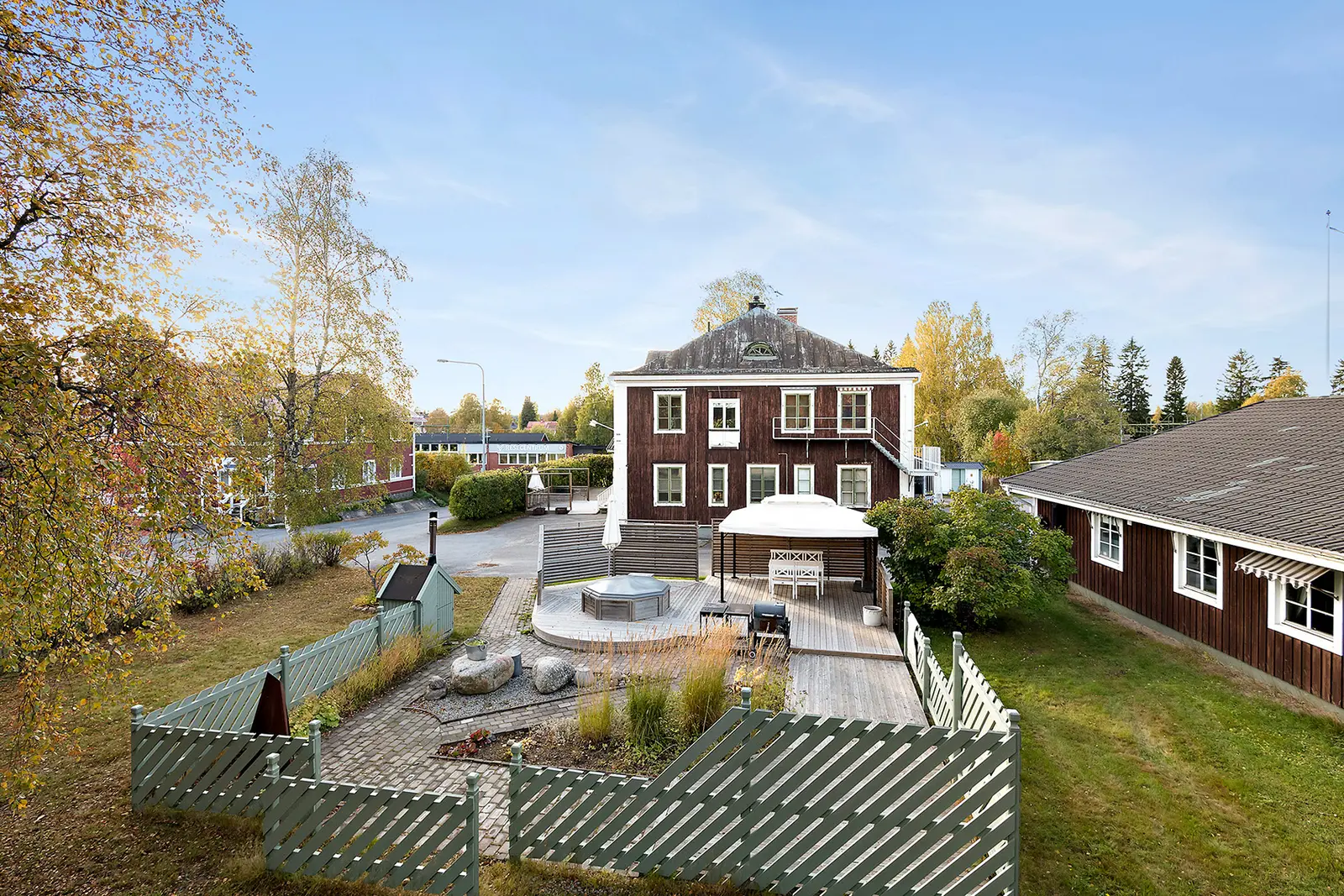 Bild 1 av 6 på Järnvägsallén 3
