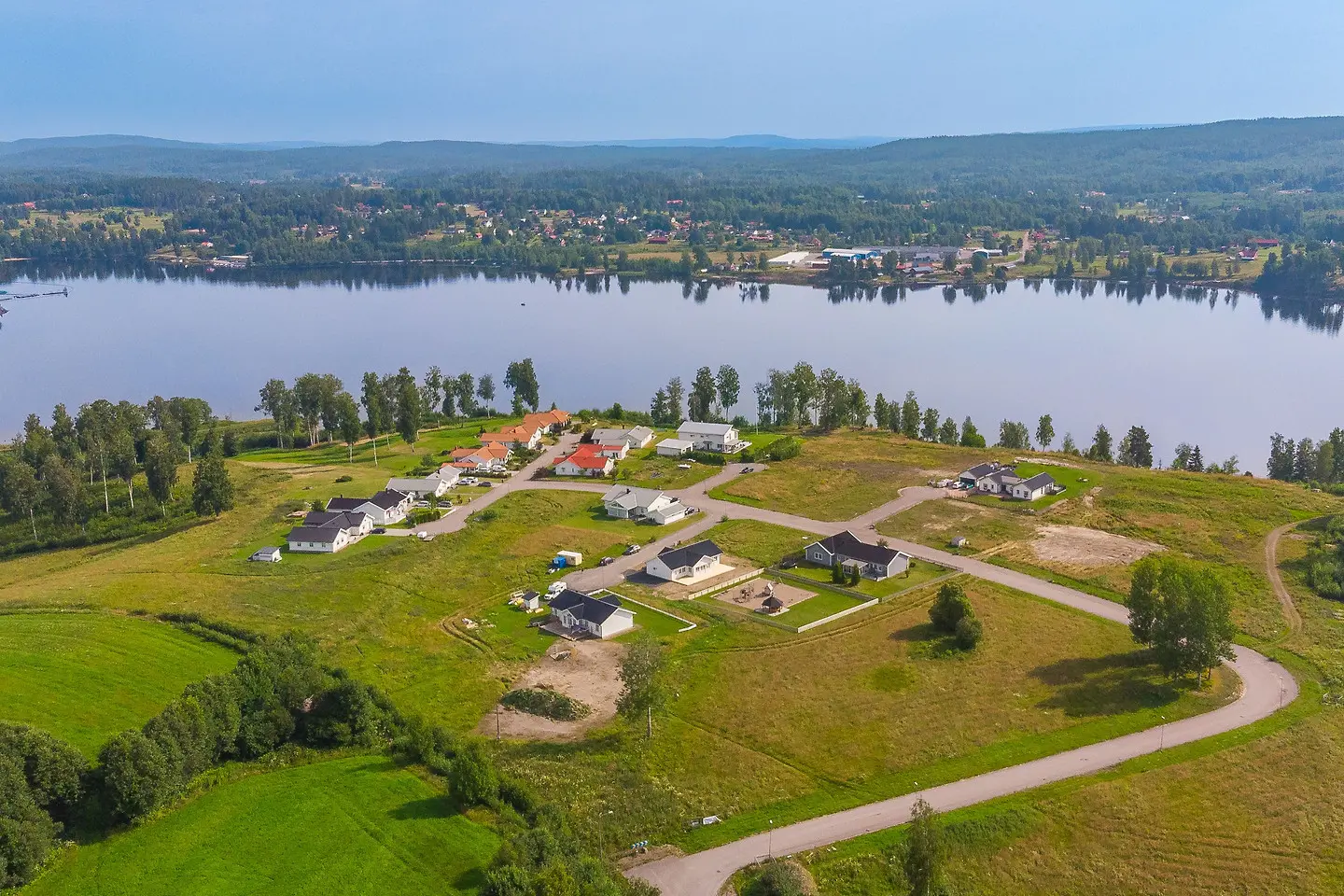 Bild 1 av 6 på Sjöplatån