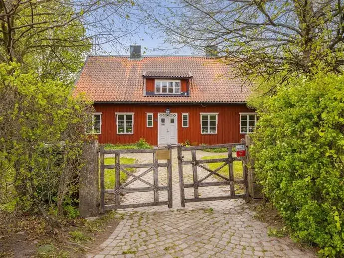Villa, 10 rum, 270 m²