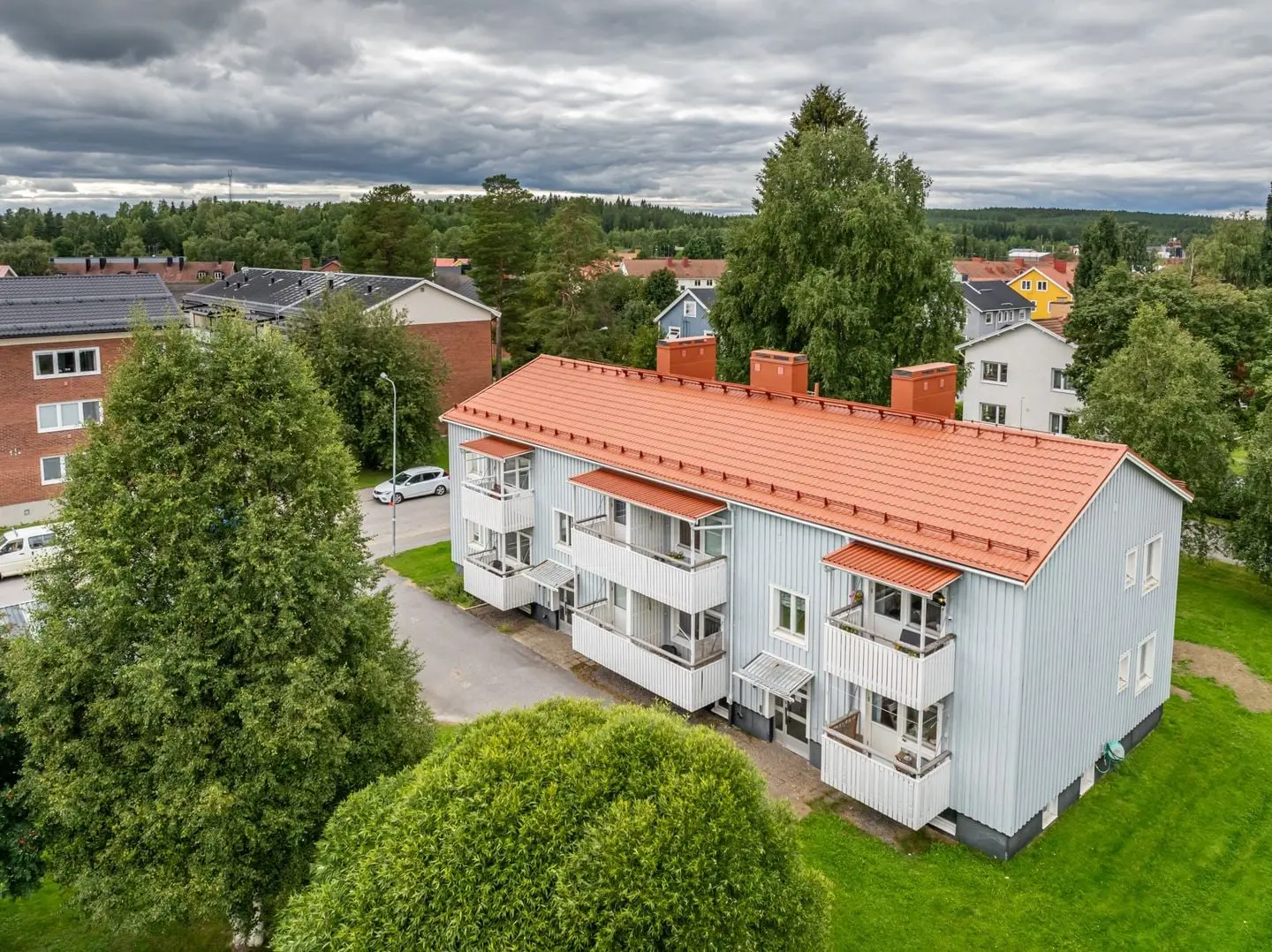 Image 1 of 23 of Vintergatan 12A