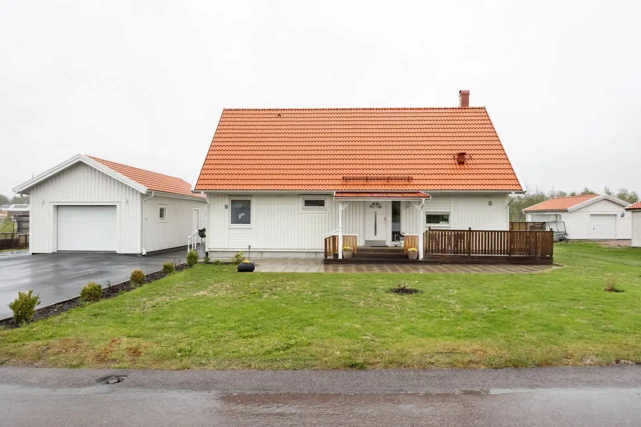 Image 1 of 41 of Sjömossvägen 8