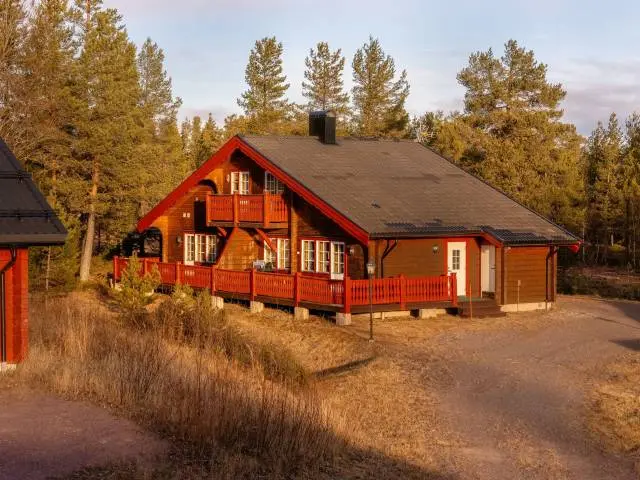 Bild 1 av 41 på Husmossvägen 7