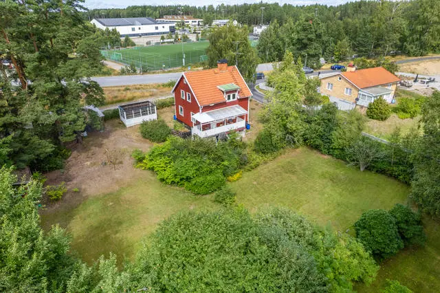 Image 1 of 21 of Bivägen 2