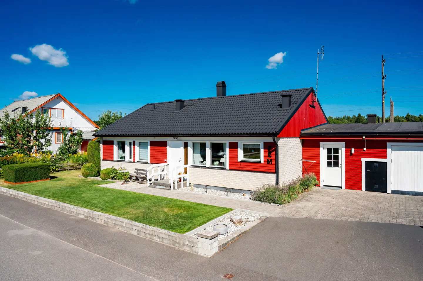 Bild 1 av 6 på Aprilgatan 5