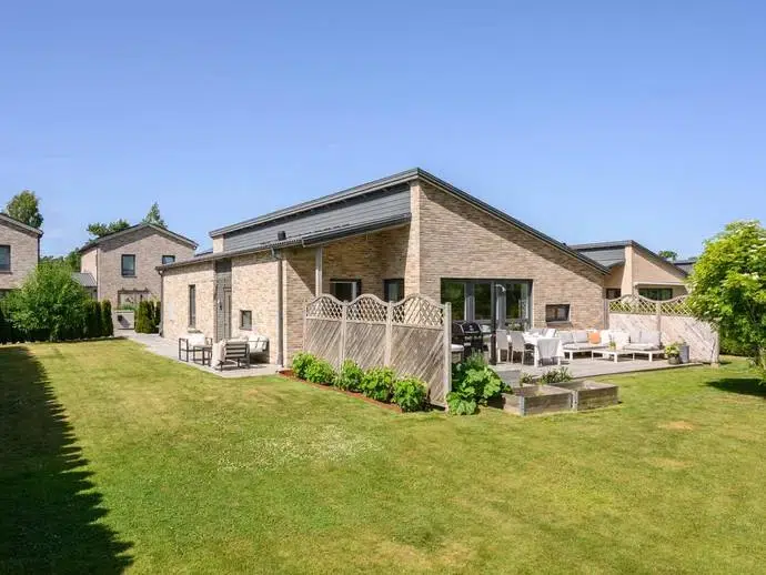 House, 4 rooms, 127 m²