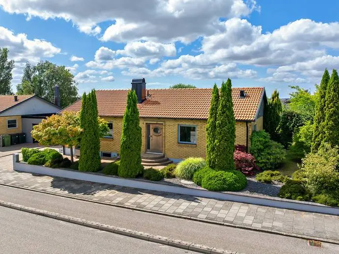Bild 1 av 21 på Kronovägen 32
