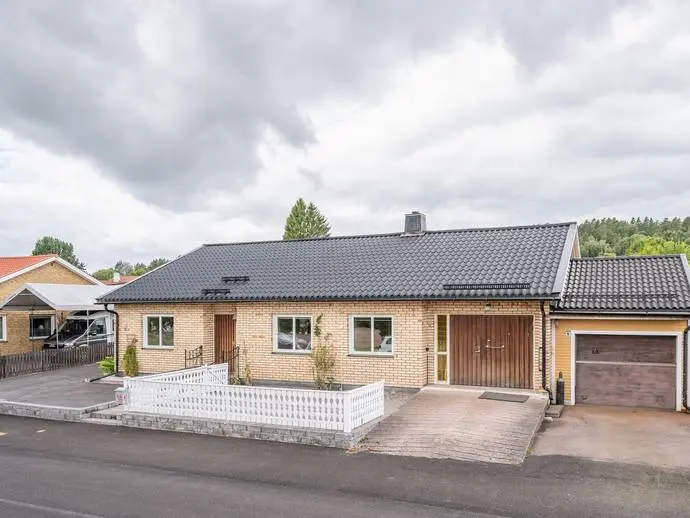 Bild 1 av 21 på Tvikstavägen 35