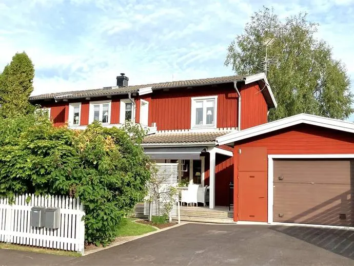 Bild 1 av 21 på Hackjärnsvägen 6