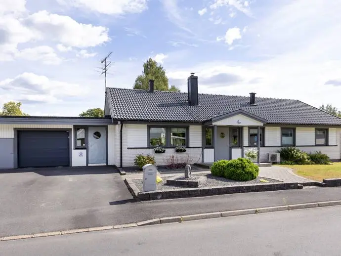 Bild 1 av 21 på Tegelbacksvägen 4