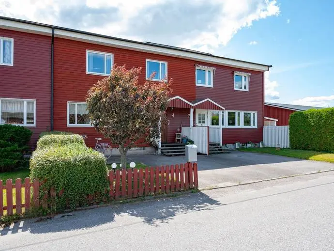 Bild 1 av 21 på Gitarrvägen 4