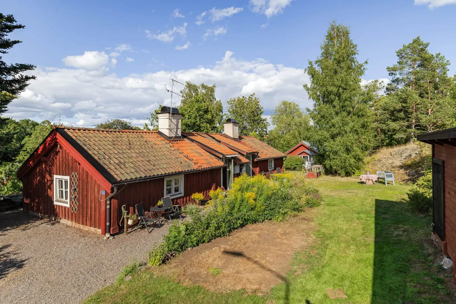 Bild 1 av 21 på Seths backe 1A & 1B