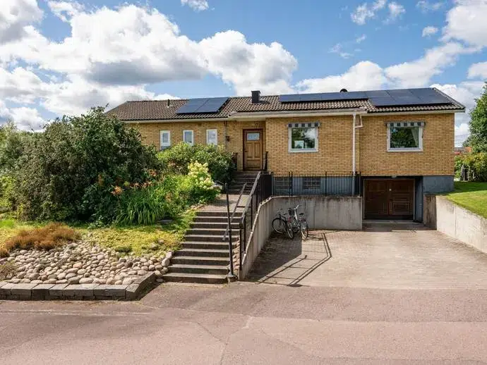 Villa, 7 rum, 129 m²