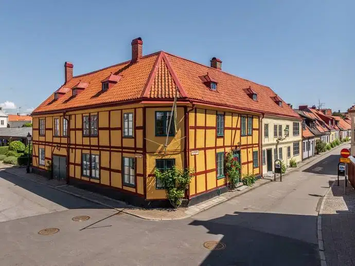 House, 11 rooms, 320 m²