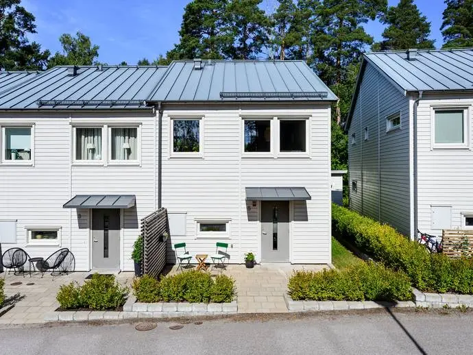 Image 1 of 21 of Taptovägen 5