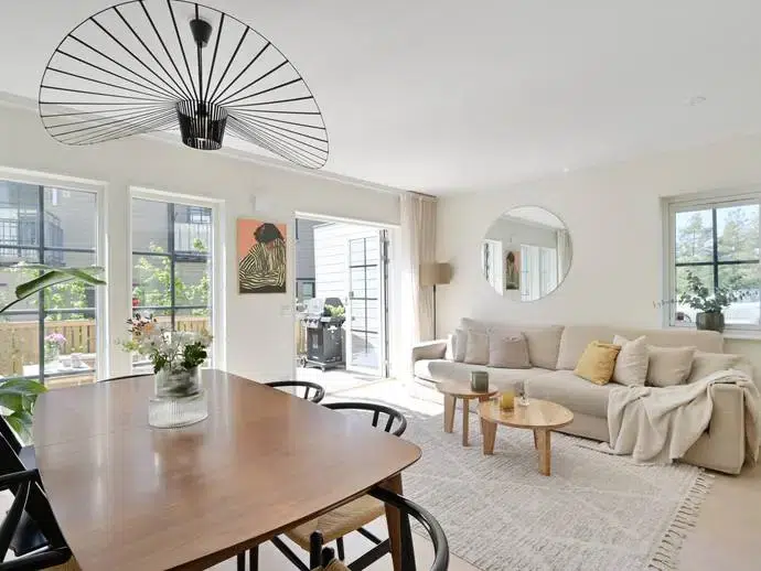 Semi-detached/terraced, 6 rooms, 135 m²