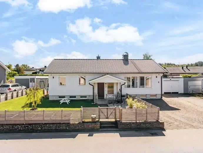 House, 6 rooms, 99 m²