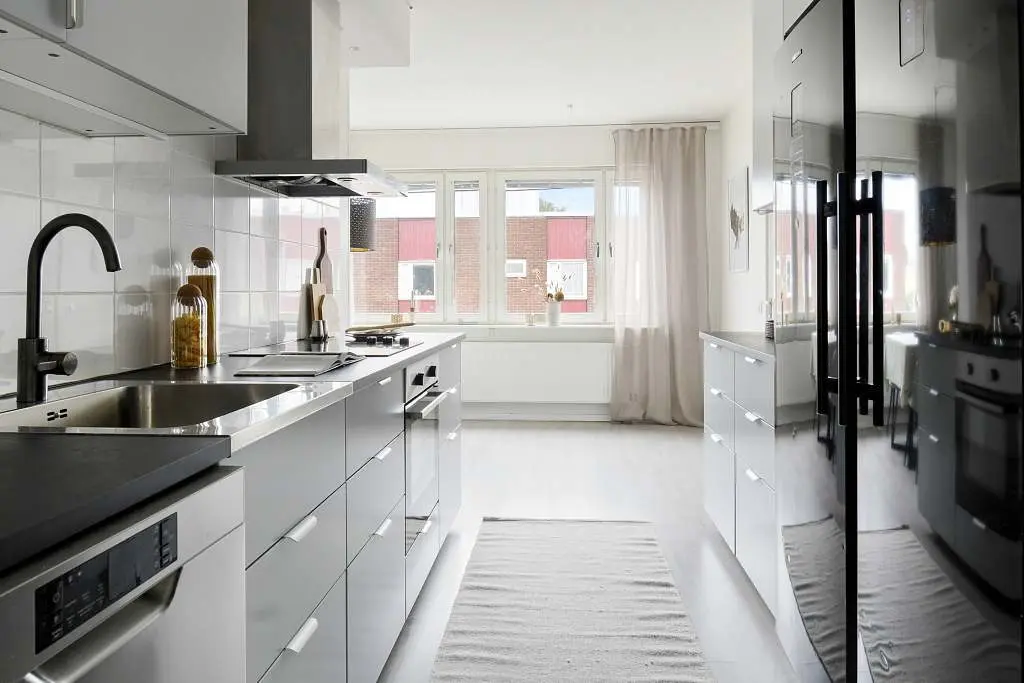 Image 1 of 21 of Burströmsvägen 22