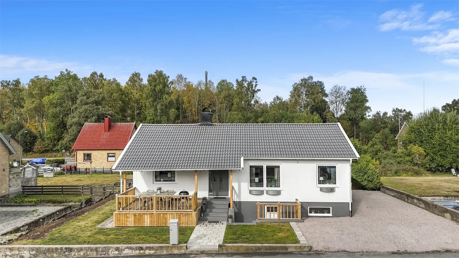 Bild 1 av 6 på Laggvägen 8