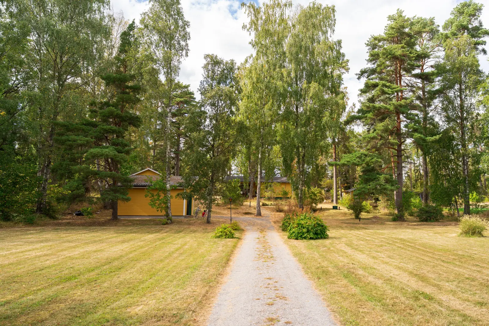 Bild 1 av 21 på Åkerblomsvägen 18