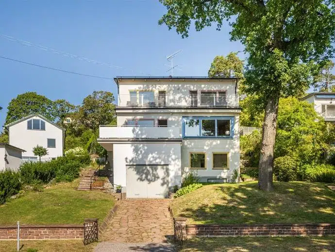 Villa, 8 rum, 207 m²